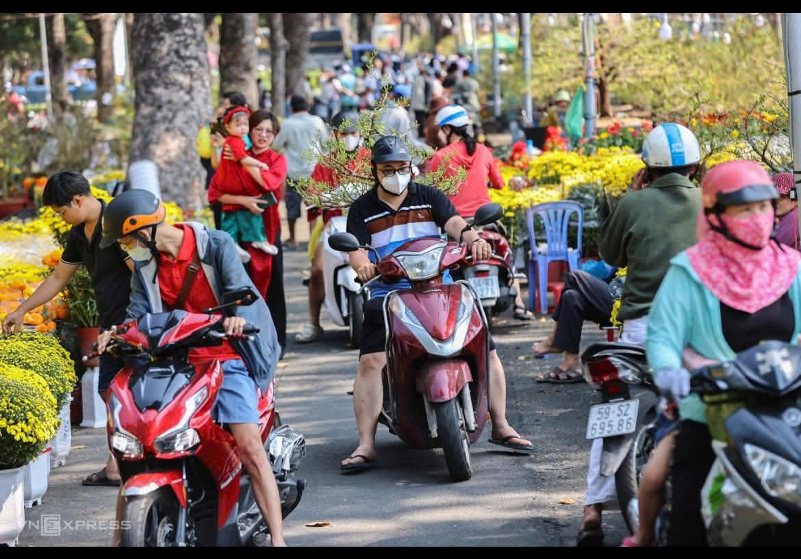 Đường phố cận Tết